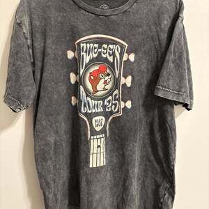 Buc-ee's 2025 Tour T-Shirt Grey - size L